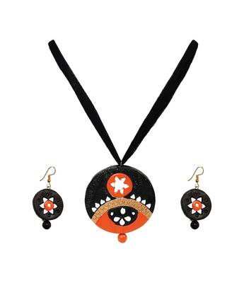 Black terracotta-jewelry 1