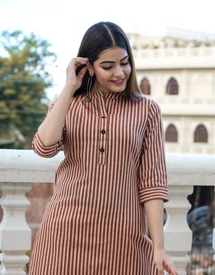 Black Lining Cotton Blend Kurti and Pant Set 3
