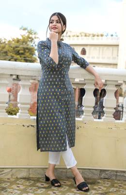 Grey Gold Printed Cotton Blend Kurti and Pant Set 2