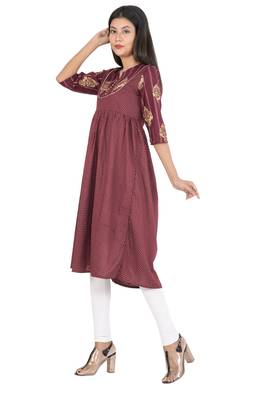 Women Foil Print Maroon A Line Kurta 3