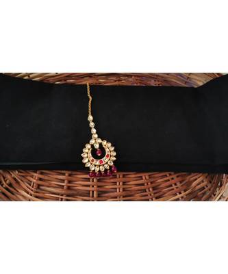 Red kundan maang tikka 2