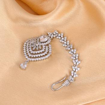 White cubic zirconia maang-tikka 4