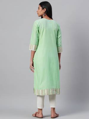 Green printed cotton kurtas-and-kurtis 3
