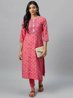 Peach printed rayon kurtas-and-kurtis 5