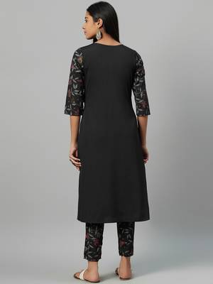 Black printed crepe kurtas-and-kurtis 3