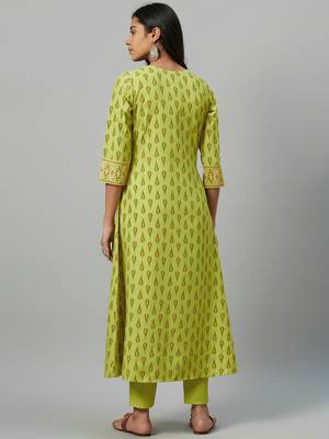 Green printed rayon kurtas-and-kurtis 3