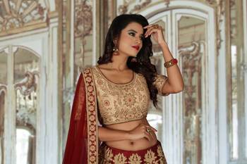 Gold & Maroon Machine & Hand Silk Ethnic With Blouse 5