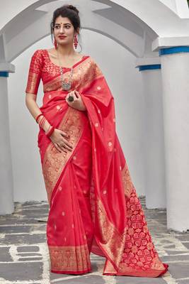 Pink woven banarasi silk saree with blouse 3