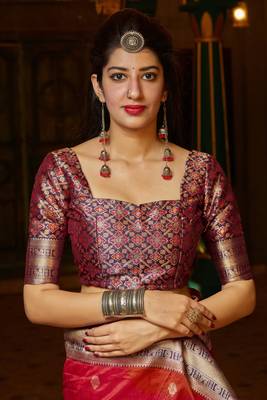 Red woven banarasi silk saree with blouse 5