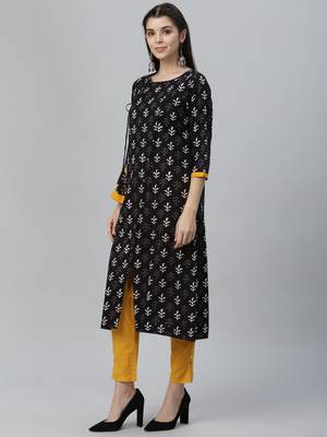 Printed Kurta and Pants with Printed Dupatta 3