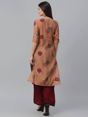 Embroidered Muslin Kurta Set 4