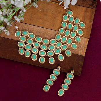 Green necklace-sets 2