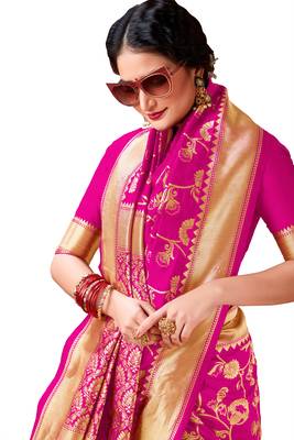 Pink woven banarasi silk saree with blouse 4