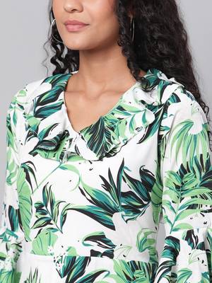Myshka Women's Green Printed 3/4 Sleeve Polyester V Neck Casual Kurta 4