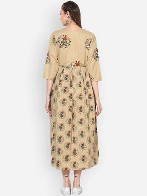 Myshka Women's White Cotton Printed Half Sleeve Round Neck Casual Kurta 2