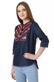 Navy-blue printed denim crop-tops