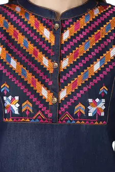Navy-blue printed denim crop-tops