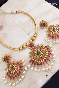 Maroon Green stone studded short necklace set