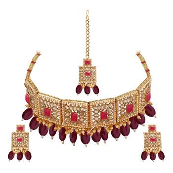 Red necklaces 1