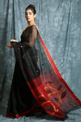 Black woven bengal handloom saree with blouse 2