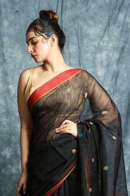 Black woven bengal handloom saree with blouse 4