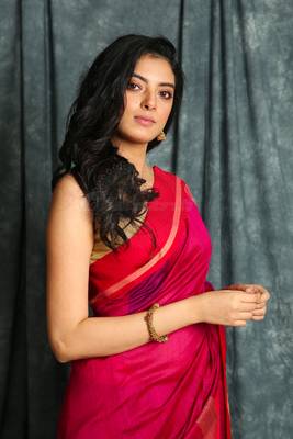 Dark pink woven bengal handloom saree with blouse 4