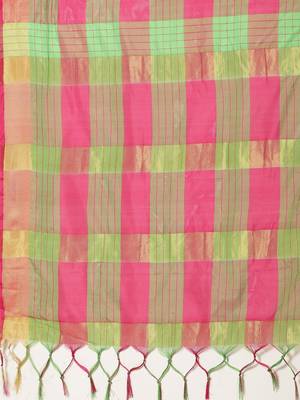 Green woven art silk saree with blouse 4
