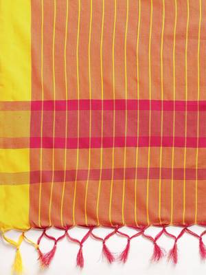 Pink woven blended cotton saree with blouse 4