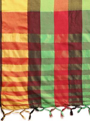 Green woven uppada silk saree with blouse 4