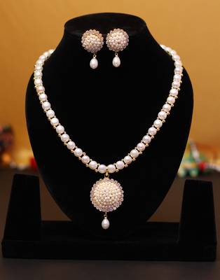 White pearl necklace-sets 4