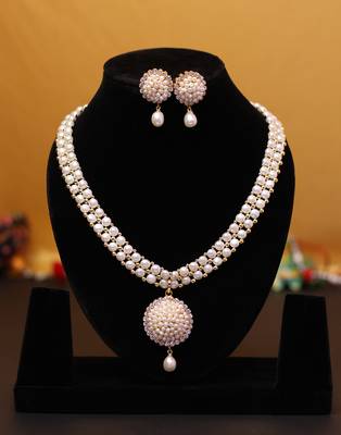 White pearl necklace-sets 4
