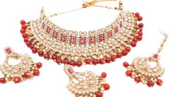 Red necklaces 1