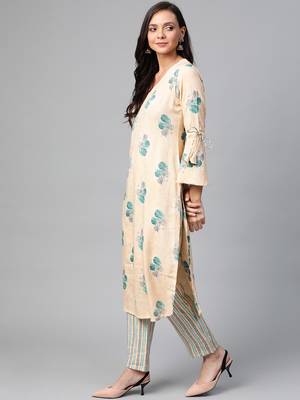 Peach-Coloured and green printed kurta with trousers Set 3