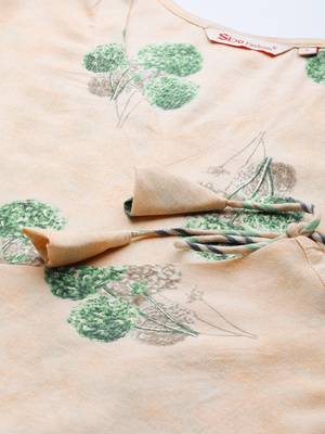 Peach-Coloured and green printed kurta with trousers Set 5