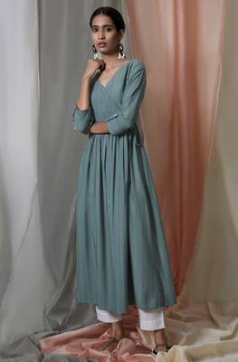 Janasya Green woven rayon ethnic kurtis 1