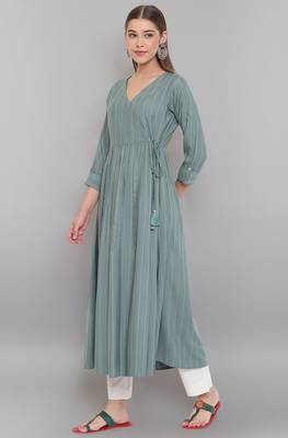 Janasya Green woven rayon ethnic kurtis 3