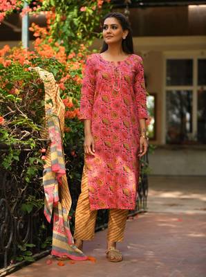Pink Floral Printed Cotton Salwar Suit Set 1
