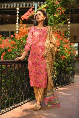 Pink Floral Printed Cotton Salwar Suit Set 2