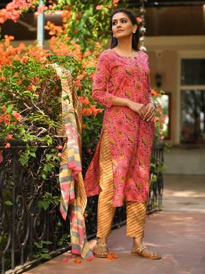 Pink Floral Printed Cotton Salwar Suit Set 4