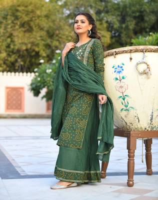 Green embroidered cotton salwar 3