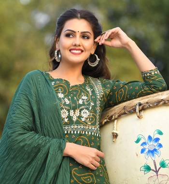 Green embroidered cotton salwar 4