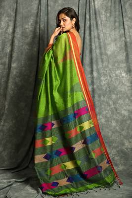 Green woven blended cotton saree with blouse 3