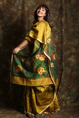 Yellow woven matka silk saree with blouse 2