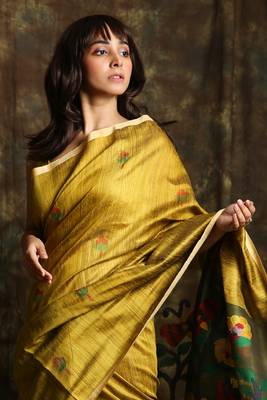 Yellow woven matka silk saree with blouse 4