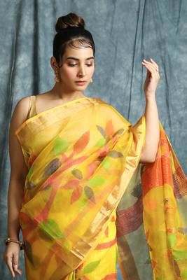 Yellow hand woven silk saree with blouse 4