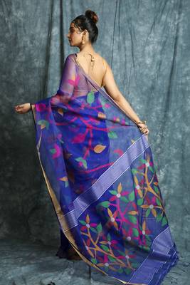 Blue hand woven silk saree with blouse 3