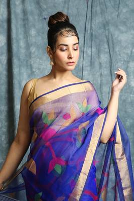 Blue hand woven silk saree with blouse 4