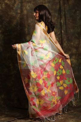 White hand woven silk saree with blouse 3