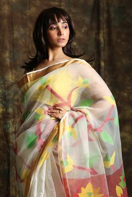 White hand woven silk saree with blouse 4