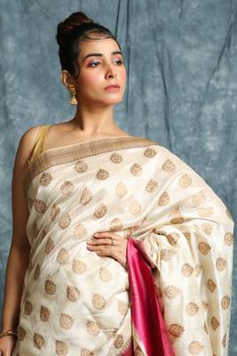 Off white woven silk saree with blouse 4